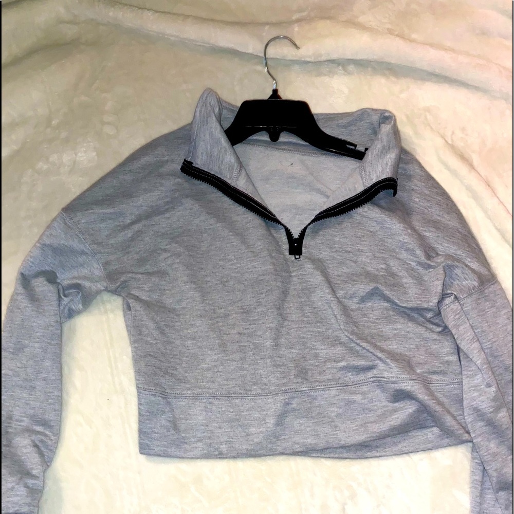 Grey cropped pullover